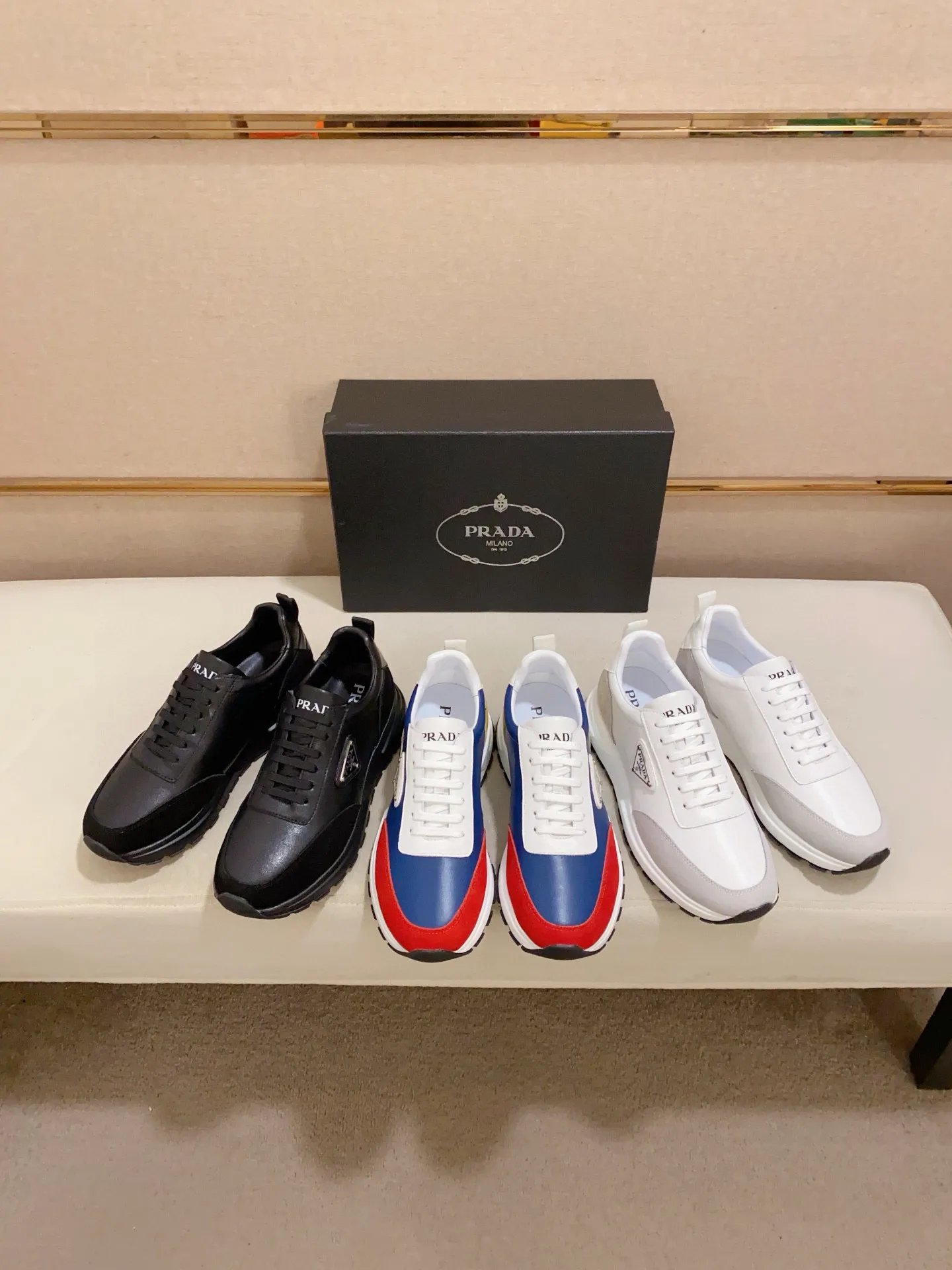 Men's shoes 💰: 500💰 [Prada～Prada] Trendy new styles are on the market. Same style as the official website. Counter quality. Original matching. [Strong] [Strong] Selected first-layer cowhide fabric. Comfortable and breathable sheepskin lining, fine workmanship, upper layer made of 100% pure cowhide, original last shape, comfortable on the feet, shoe sizes 38 to 44